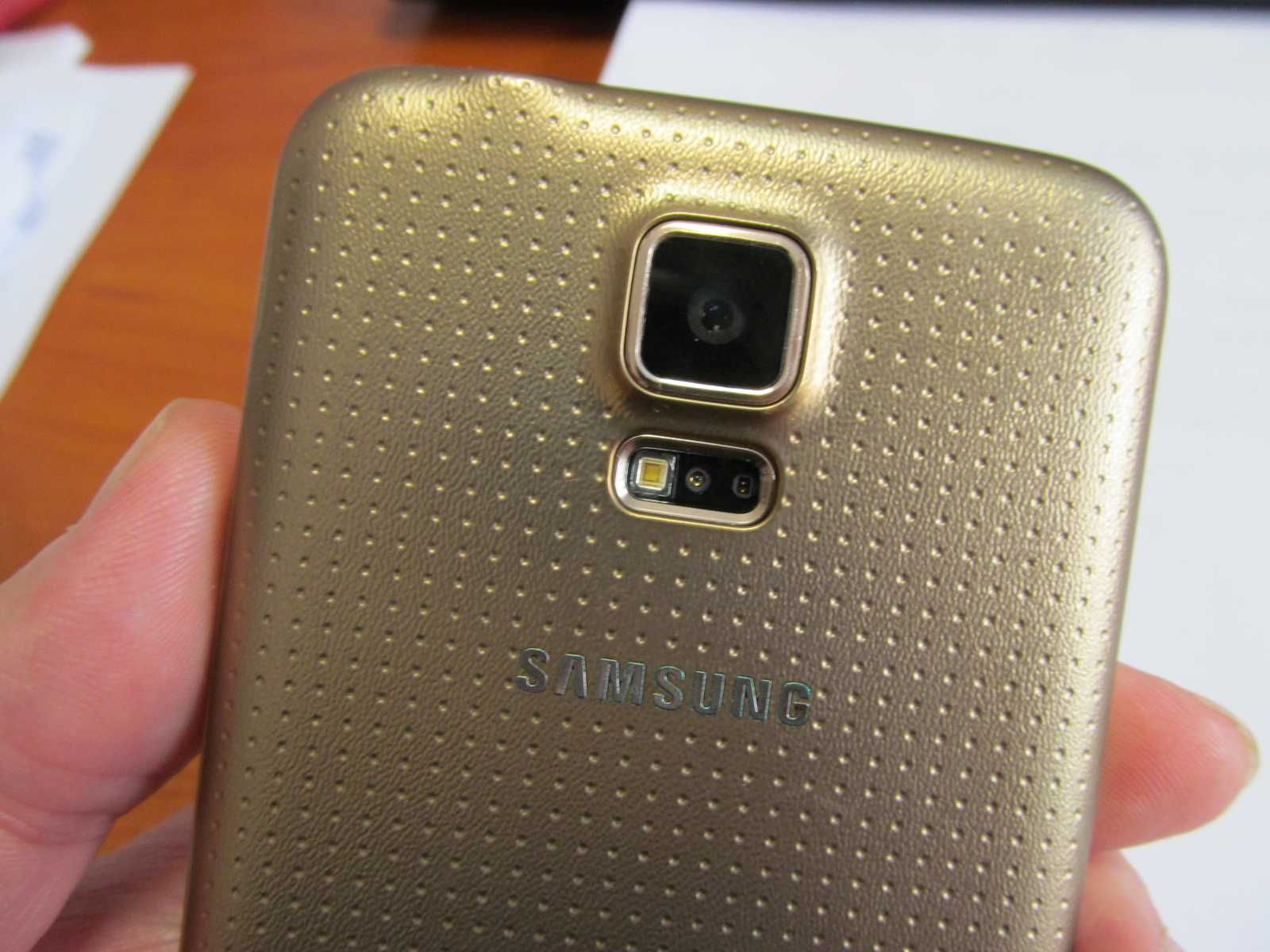 SAMSUNG GALAXY S5 sm g900f Златист
