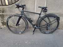 Bicicleta Gravel Carbon Cube