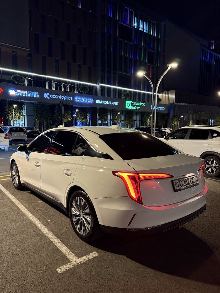 Srochno Sotiladi Hongqi Eqm5 500km 2025 Full Pozitsa.