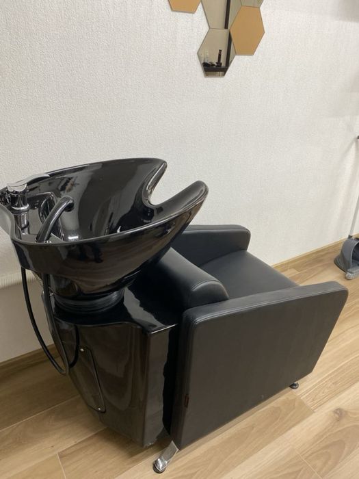 Оборудване за фризьорски и бръснарски салон!
