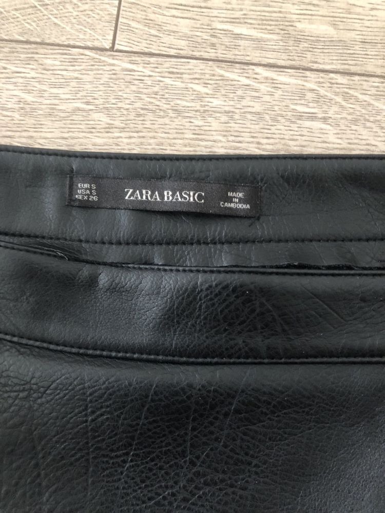 Fusta Zara neagra piele, marimea S