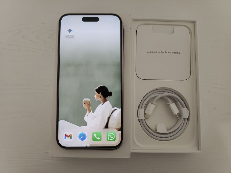 iPhone 15 Plus roz 128GB – stare impecabilă!
