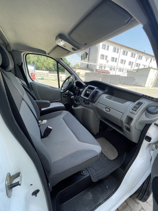 Rent a car/ Inchirieri auto 8+1 locuri Focsani