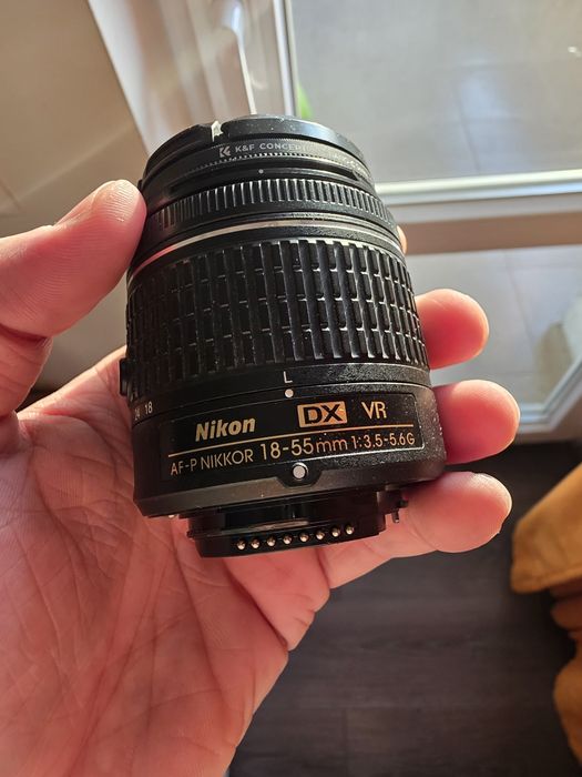 Продавам фотоапарат Nikon D3200 комплект с два обектива