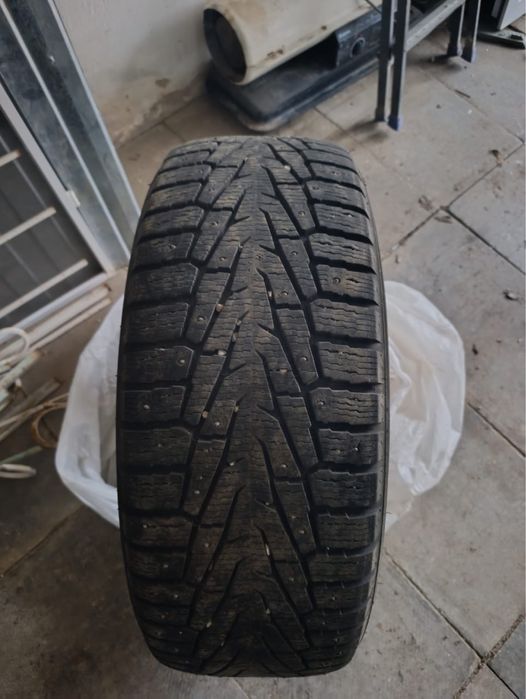 Шины продам.