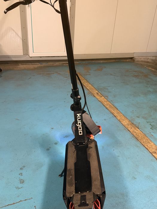 Vând trotineta electrica