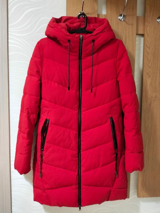 Срочно продам женскую верхнюю одежду!!