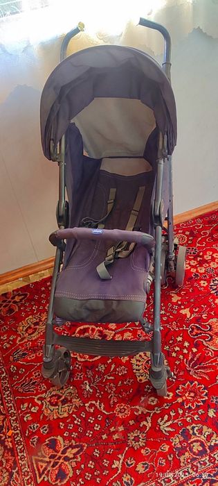 Удобная и лёгкая коляска Chicco