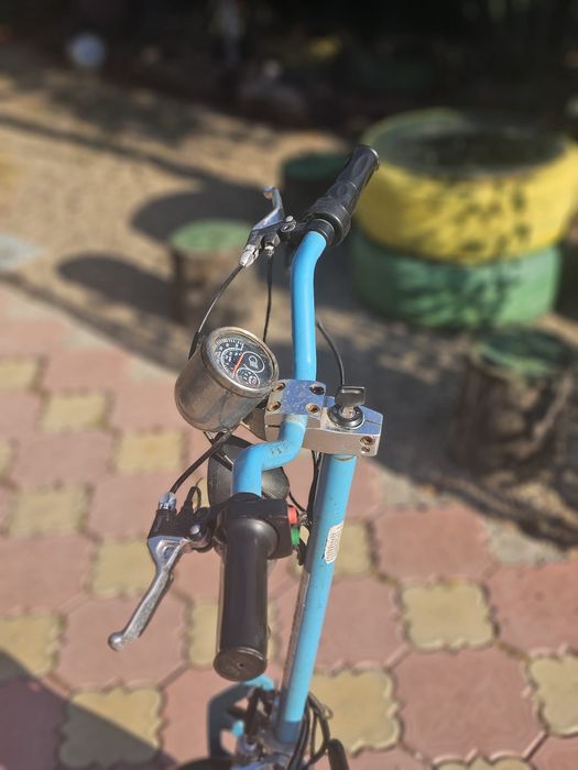 Trotinetă elecrică Forca cu cheie și aripi de carbon