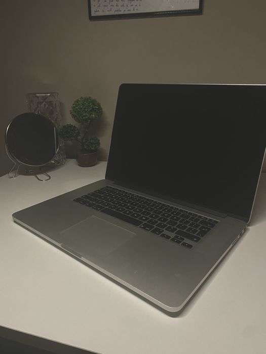 Macbook Pro Retina mid 2015