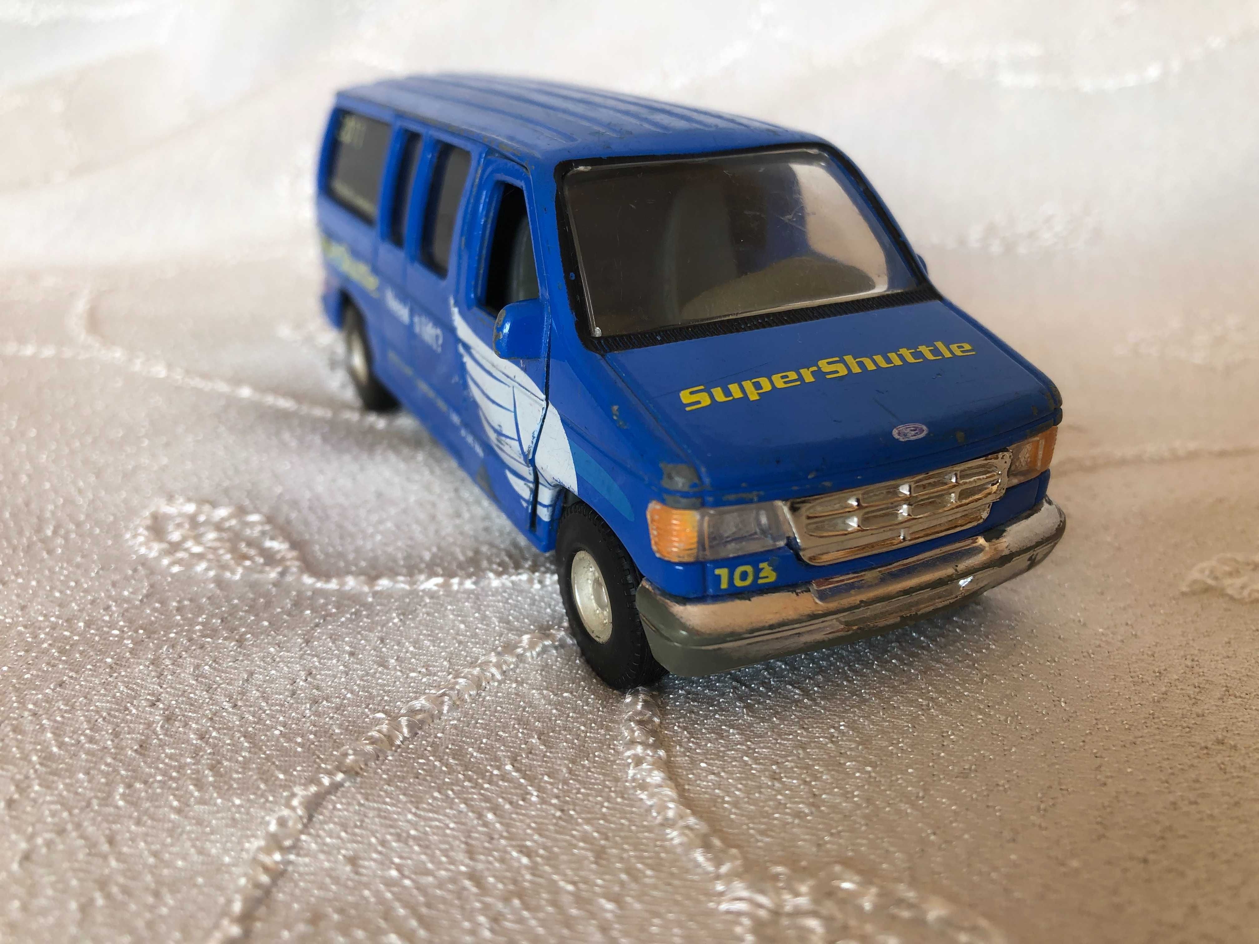 Рядък метален модел Ford E Series E-350 Cargo Van 2011 1:43, Tins'Toys