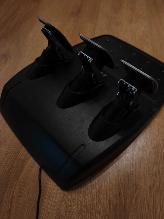 Волан с педали и скорости -  Logitech - G923 + Shifter , PC, черен