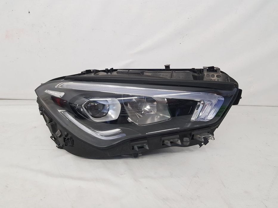 Far dreapta full led Mercedes CLA dupa 2019