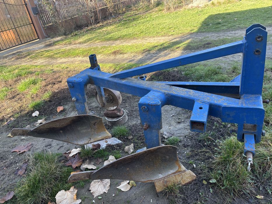 Vând Plug cu 2 brazde PP2