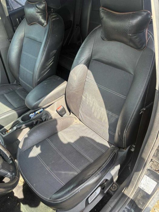 Vand Set Scaune Piele Ford Focus 2  cu incalzire