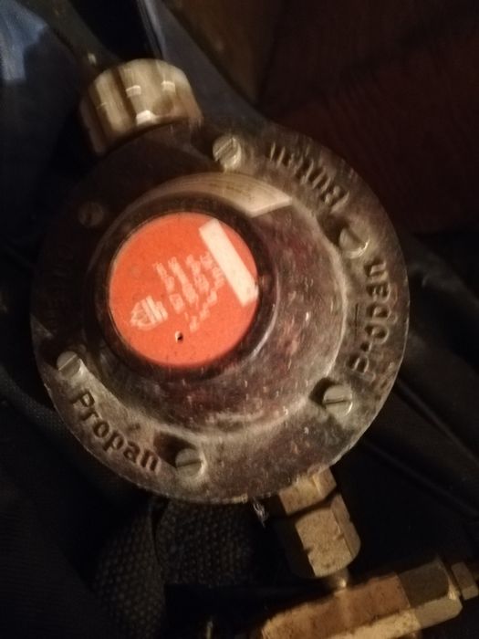 Газова туристическа газова лампа., газ. бутилки