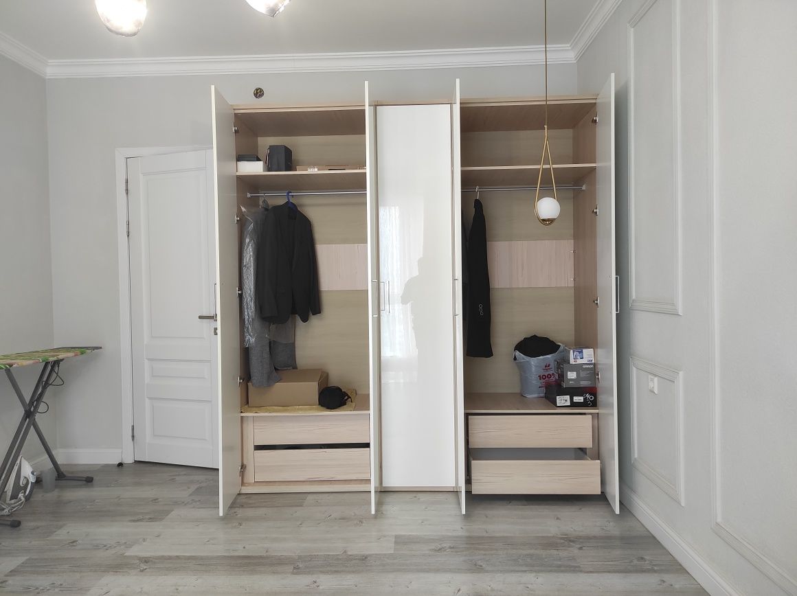 Продается шкаф для спальни