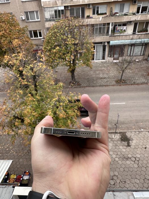 iPhone 12 Pro 256GB White 86% батерия  Много добро състояние.