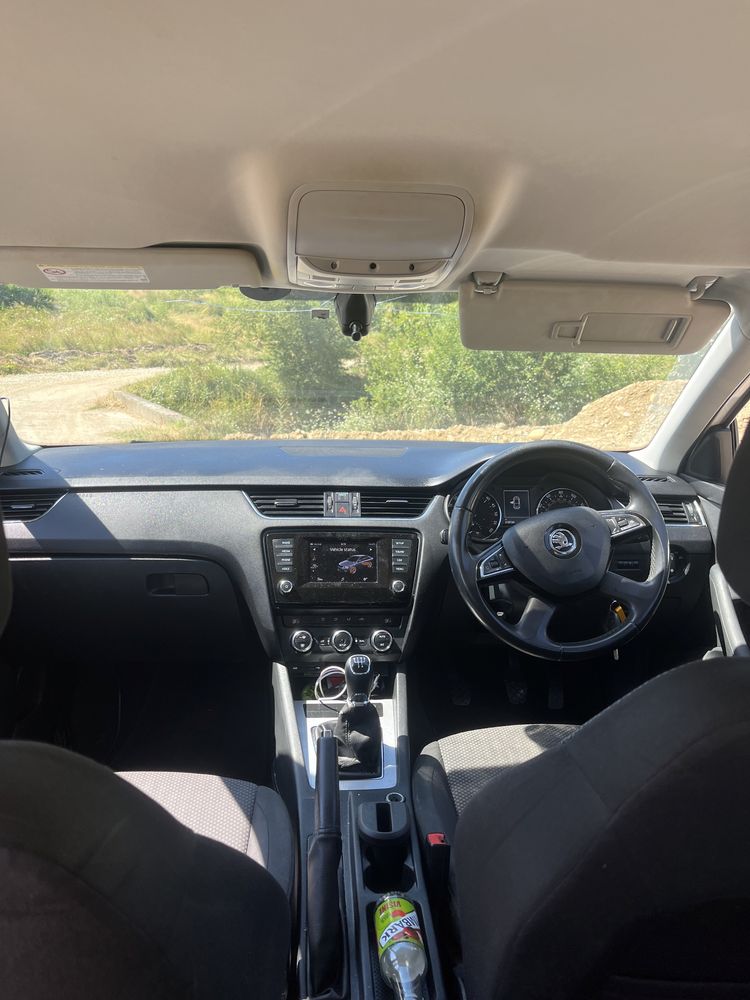 Dezmembrez / Dezmembrari Skoda Octavia 3