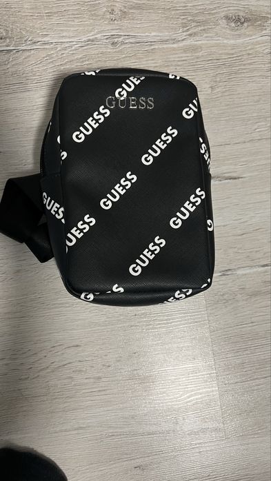 Чанта на guess.