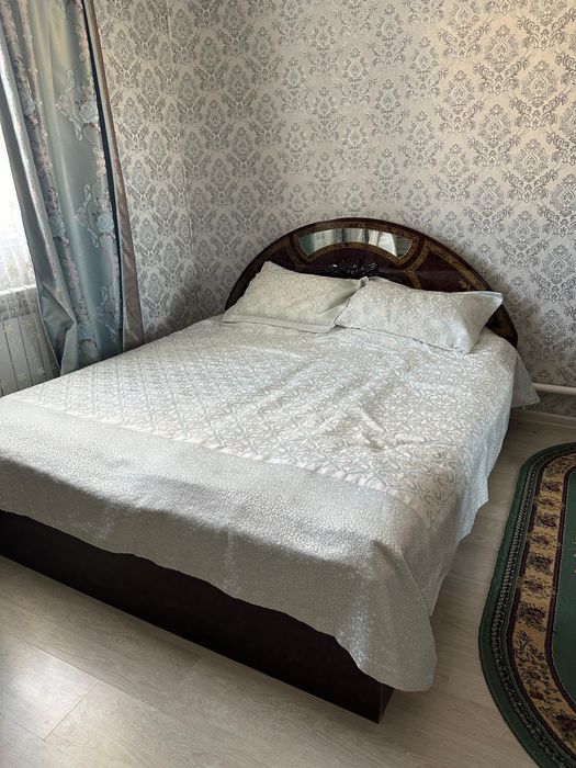 Продается спальный гарнитур
