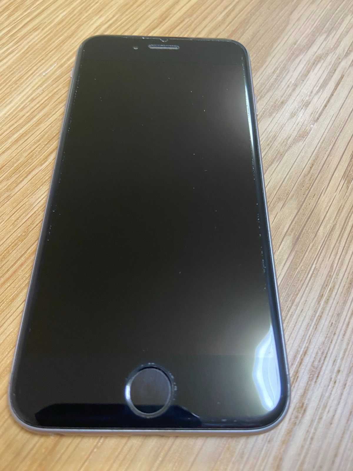 Телефон iPhone 6