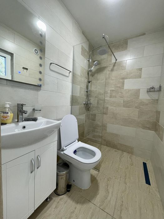 Двуетажна къща, под наем, м-т Ален мак