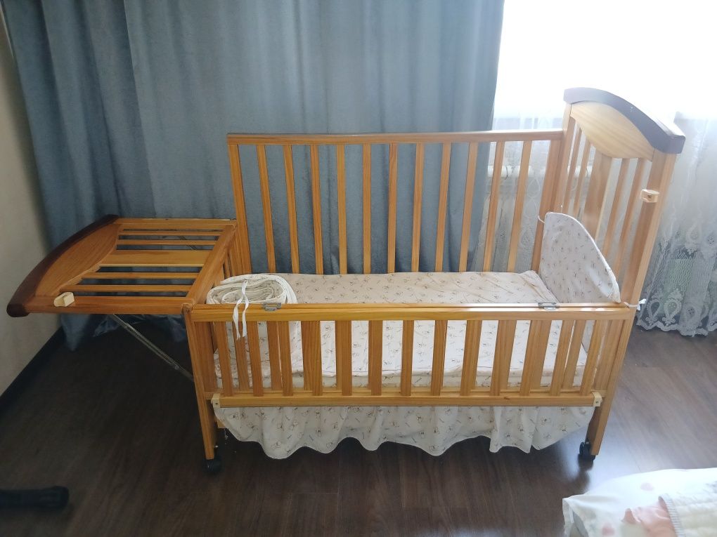 Детская кровать манеж