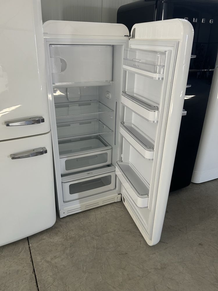 NEW Хладилник с фризер - СМЕГ SMEG FAB28RWH5 , 270 литра , 153 см