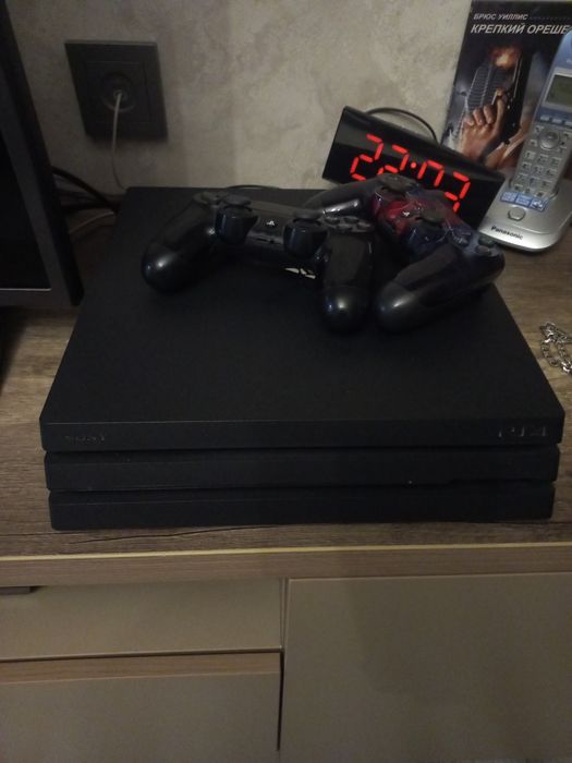 Продаётся Sony Playstation  4 pro