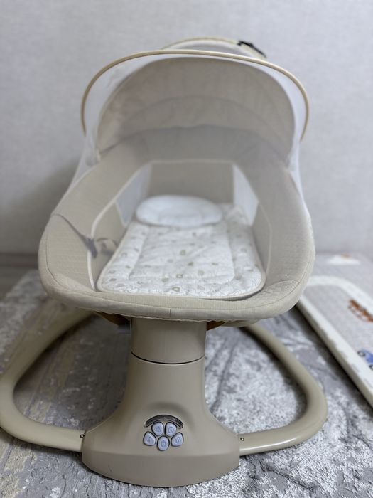 Шезлонг,новый.О цене договоримся.