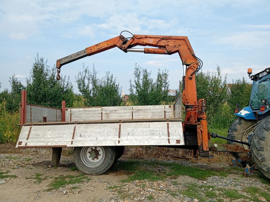 Remorca agricola basculabila cu macara