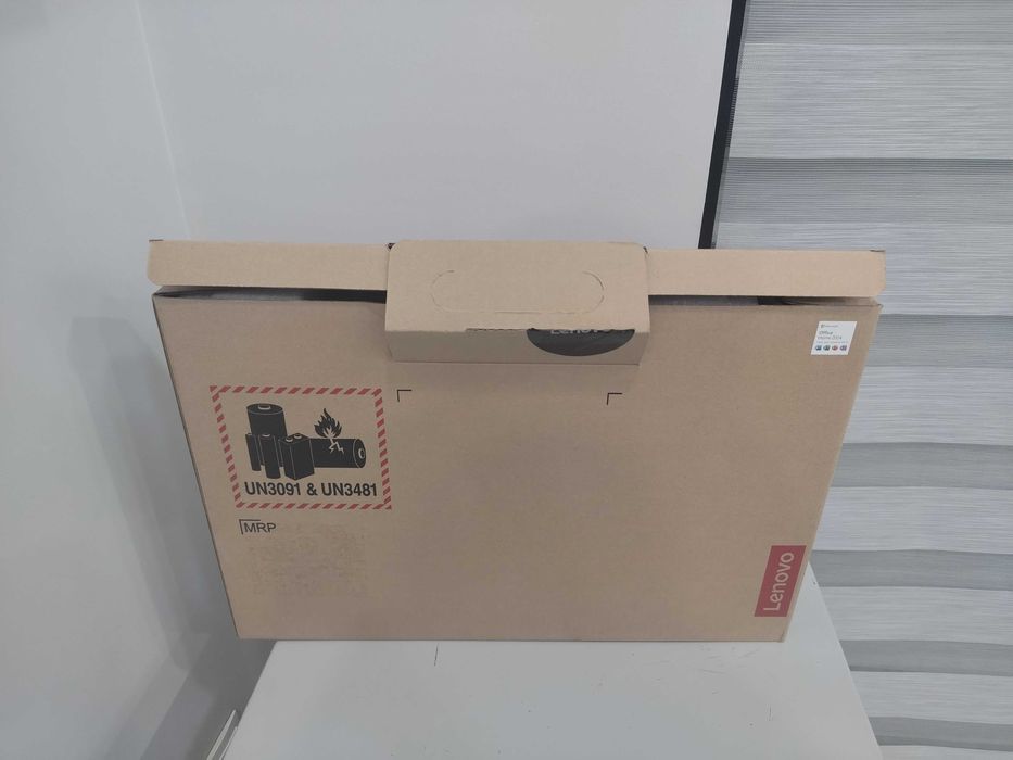 Noutbuk Lenova IdeaPad i3