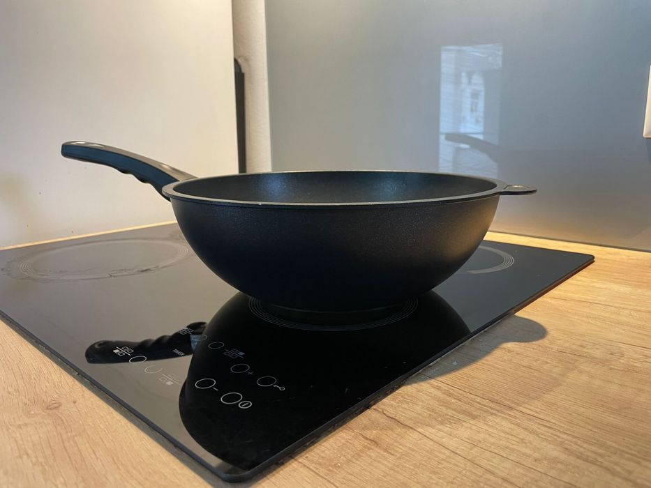 Tigaie AMT Gastroguss «The World’s Best Pan», fabricată în Germania