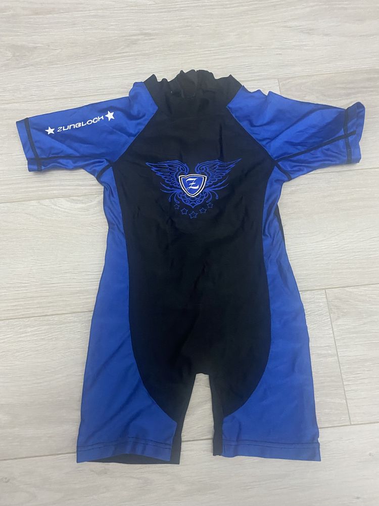 Costum intreg inot/ plaja/ protectie solara 3-4 ani