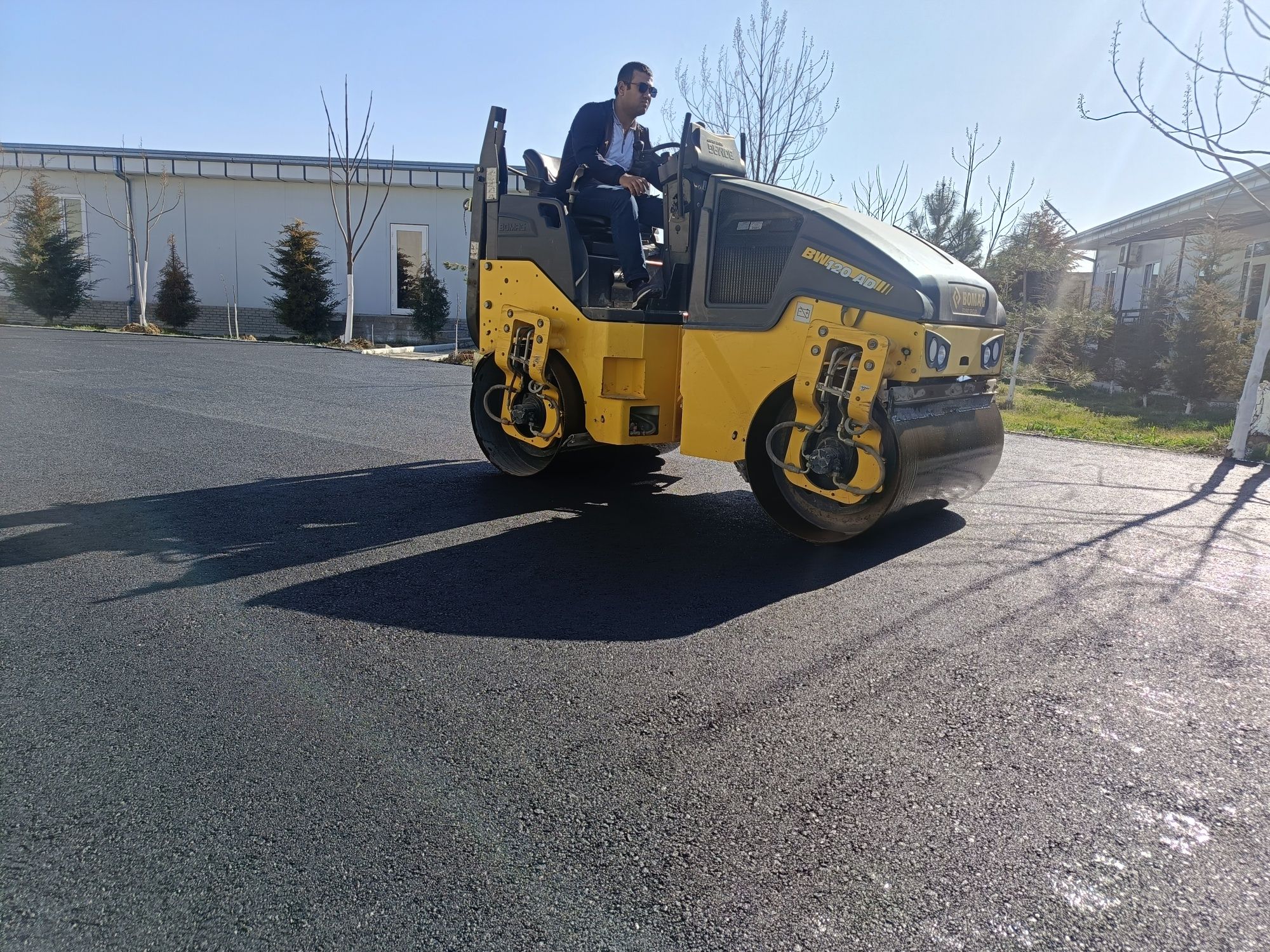 Asfalt ishlari qilamiz hamyonbop va tez

Описание