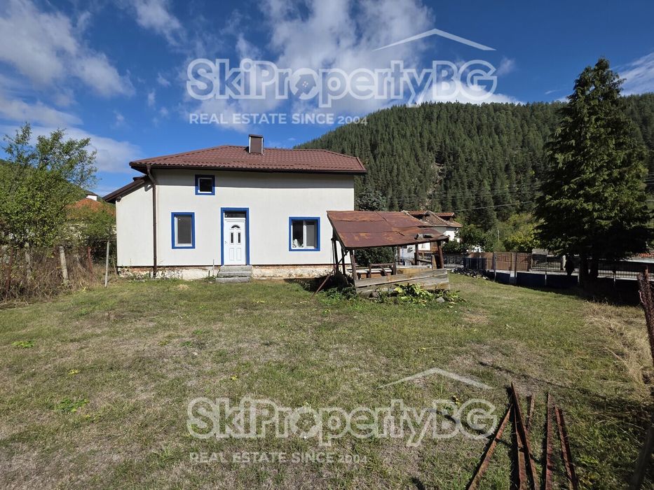 Къща с парцел в село Бели Искър, близо до Боровец!