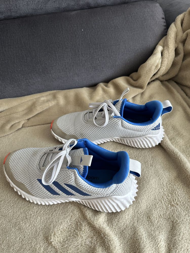 Маратонки Adidas