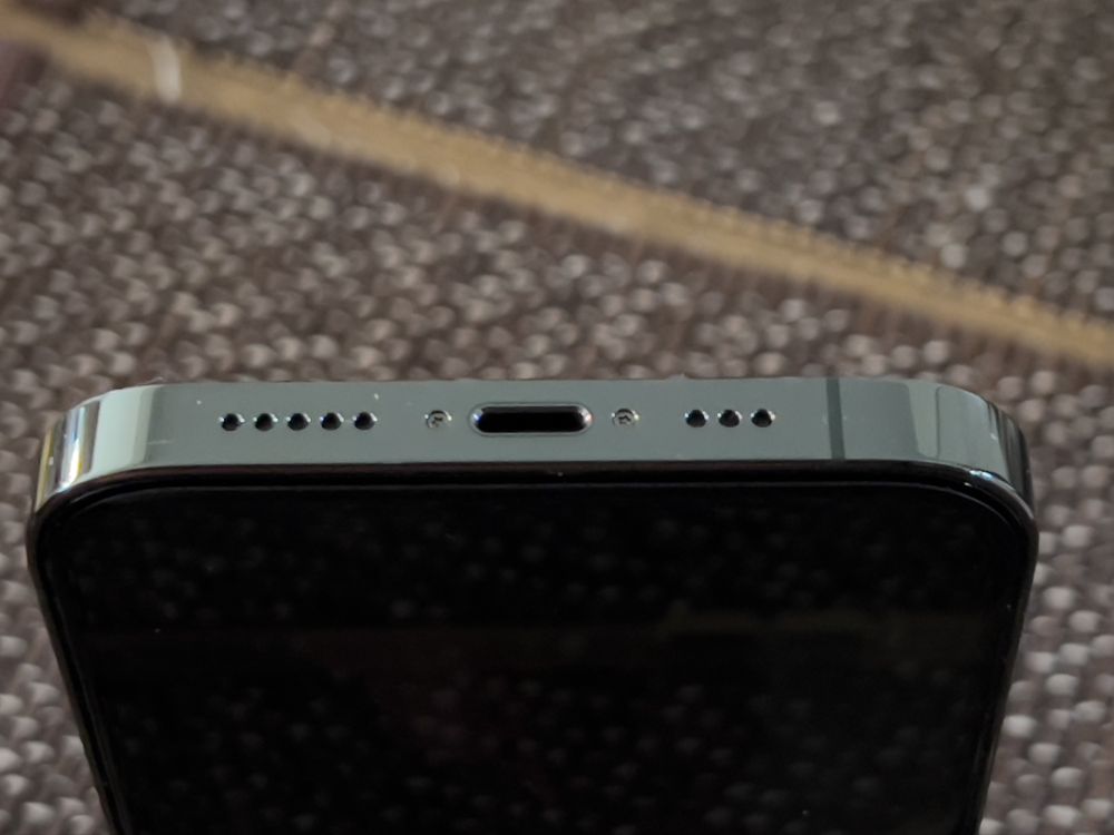 Iphone 13 Pro liber de retea
