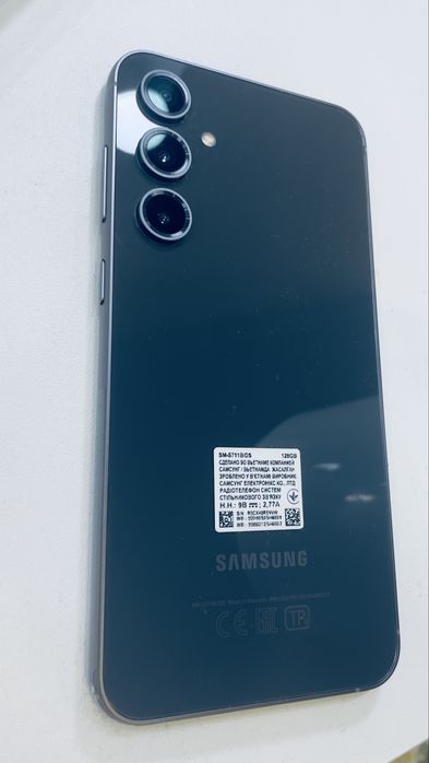Продам Samsung Galaxy S23 FE 128гб Grey