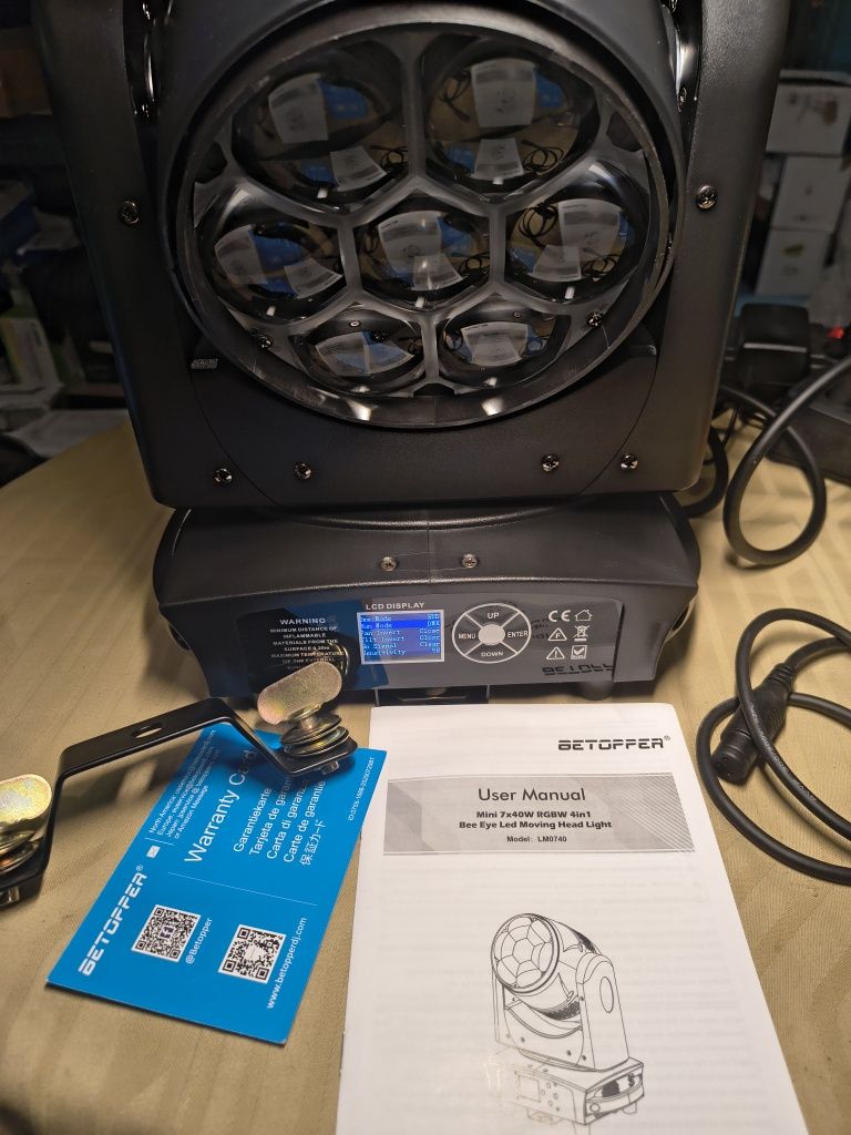 BETOPPER Подвижна глава 7x40W RGBW Beam/Wash/Zoom/CTO ефект Bee Eye LE