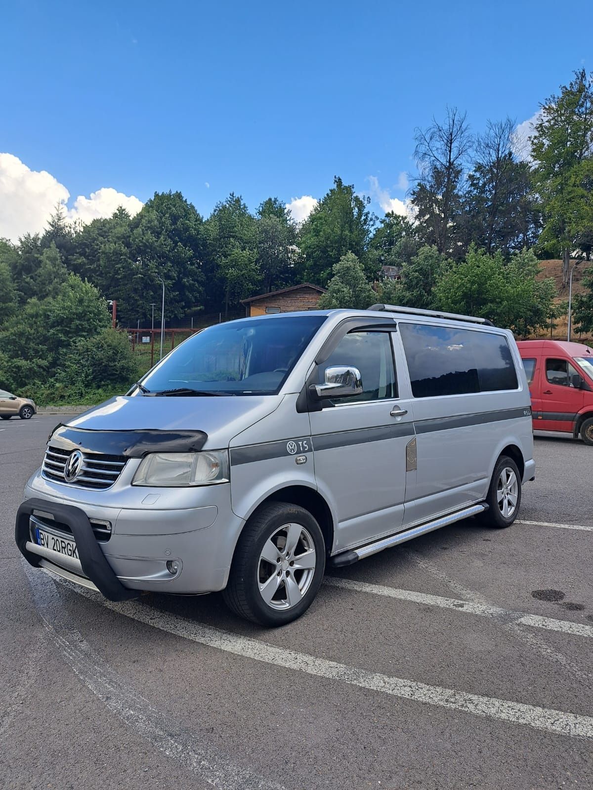 Vând transporter T5 fac și variante auto