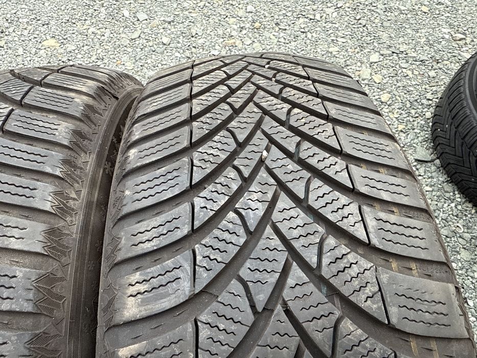 4бр. Зимни Гуми 205/60R/16 -SEMPERIT- DOT:2523+4622- 6.3мм+5.7мм