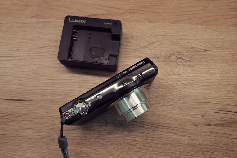 Aparat foto Panasonic Lumix de 16Mp HD data ora Leica Card statii ITP
