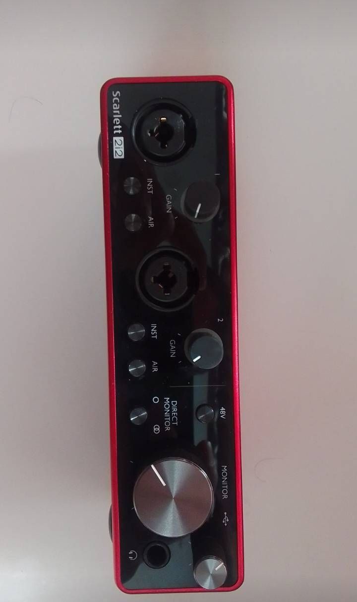 M-audio  focusrite scarlett 2i2 и гитара