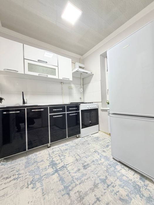 Метро Мирзо Улугбек 2в3/3/4 евро ремонт с мебель и техникой балкон 2х4