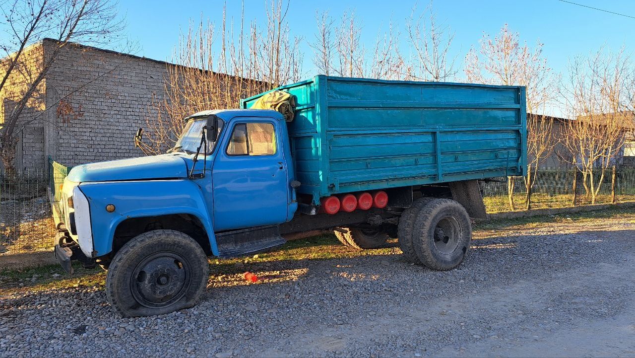 Srochno gaz 53 samosval sotiladi
