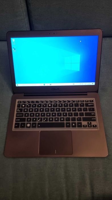 Laptop ASUS ZenBook UX305F