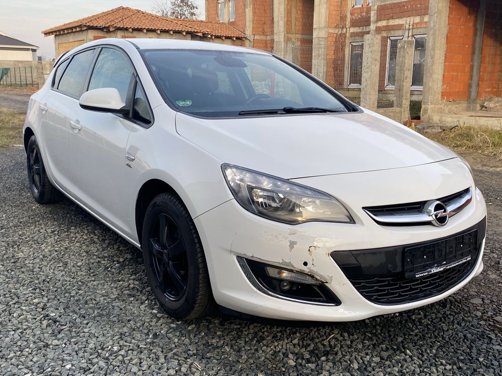 Opel Astra J, Active , 1.4 benzina, Turbo, 140 cp, an 2014