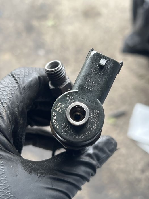 Injector/injectoare Renault 2.2 DCI cod 8200084534